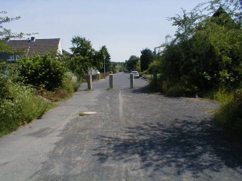 Bahnbergang zwischen Lohfelder Weg und Kastanienweg