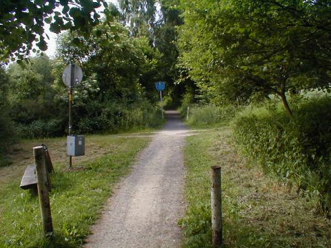 Bahnbergang ber einen Feldweg