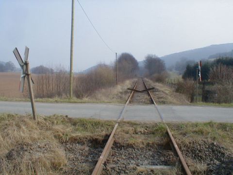 Bahnbergang zwischen Unterrieden und Eichenberg