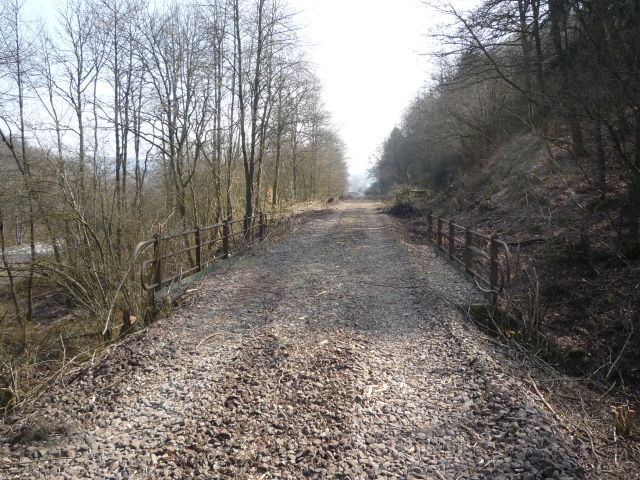 Brcke ber einen Weg