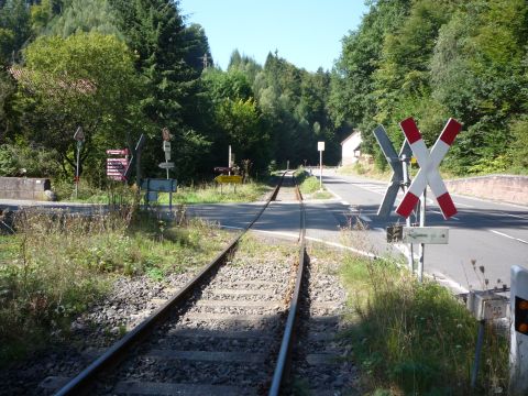 Bahnbergang ber die Strae nach Iggelbach