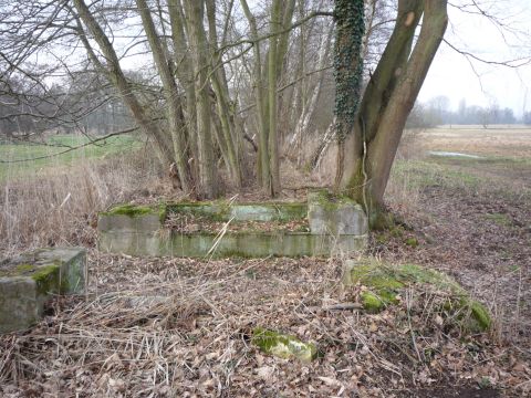 1. Brcke ber einen Wasserdurchlass