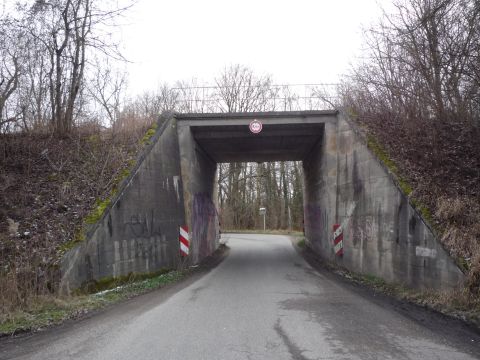 Brcke ber einen Weg