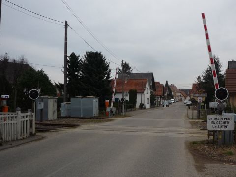 Bahnbergang in Roppenheim