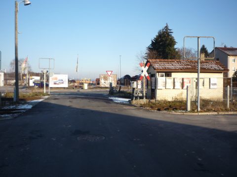 Bahnbergang ber die Strae Ostende
