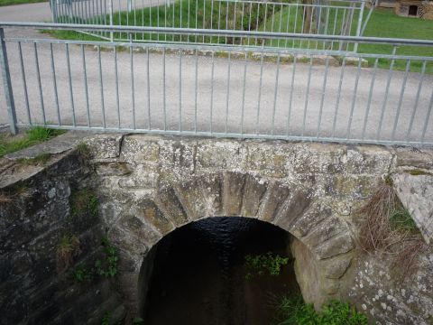 Brcke ber einen Bach