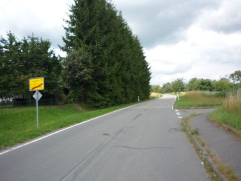 Bahnbergang ber die Strae von Laudenberg nach Langenelz