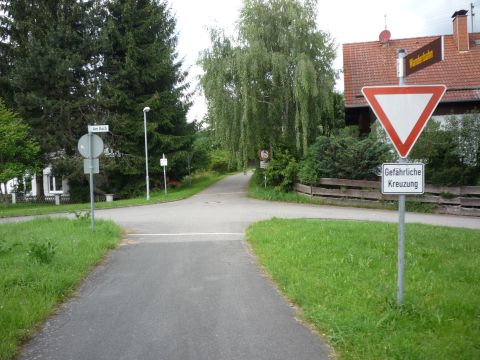 Bahnbergang ber die Strae von Laudenberg nach Langenelz