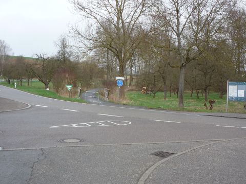 Brcke hinter der Haltestelle