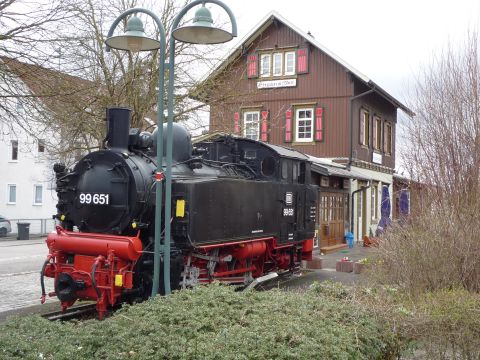 Denkmallok am Bahnhof