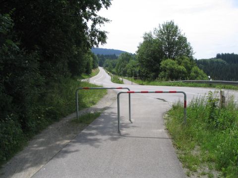 Bahnübergang über die Straße von Oberhäuser nach Ellhofen