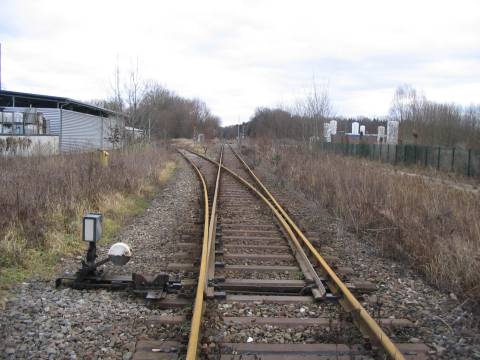 Abzweig zum Aluminiumschmelzwerk und zum Tanklager