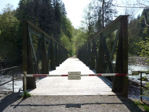 Brücke über die Weißach