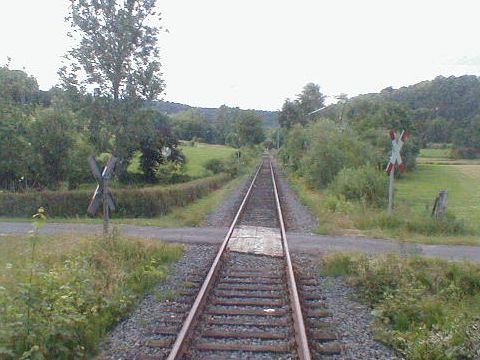 Bahnbergang ber einen Feldweg
