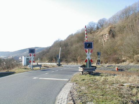 Bahnbergang ber die Strae von Widdershausen zum Kaliwerk