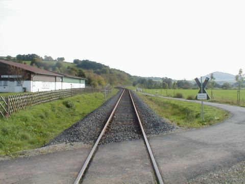 unbeschrankter Bahnbergang