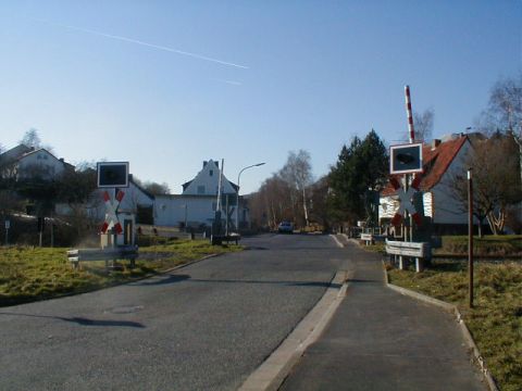 Bahnbergang ber die Strae Kirchengarten