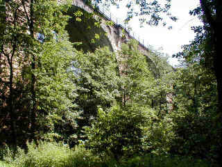 auf dem Forstweg, Blick zur Kanzel des Viadukts