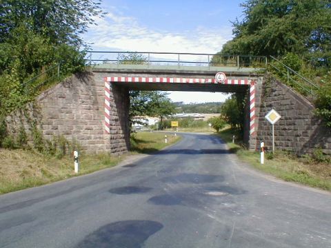 Brücke über die Straße von Niederjosssa nach Schlitz