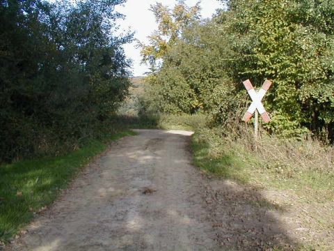 Bahnbergang ber einen Feldweg