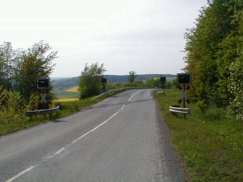 Bahnübergang über die Straße von Olberode nach Weißenborn