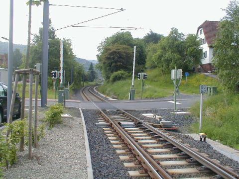 Bahnbergang ber die Strae Im Schottenhof
