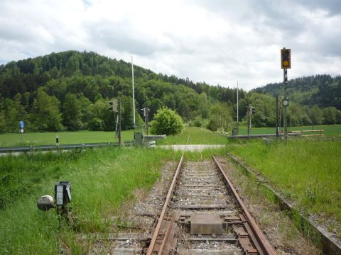 Bahnbergang beim Bahnhof