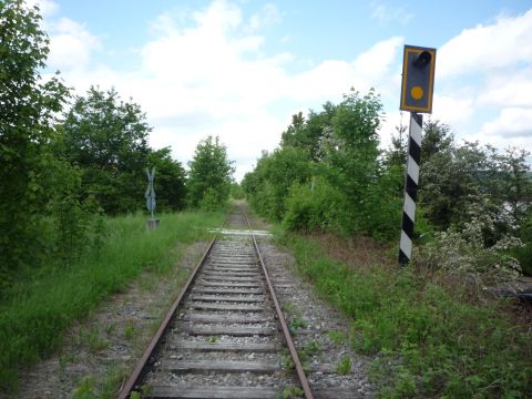 Bahnbergang ber die Strae zum Umspannwerk