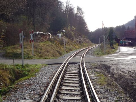 Bahnbergang vor dem Strmpfelbach-Viadukt