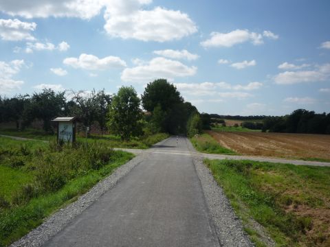 Bahnbergang zwischen Acholshausen und Gauknigshofen