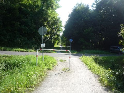 Bahnbergang ber die Strae nach Hohestadt