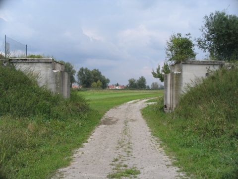 Feldwegbrcke hinter Fessenheim