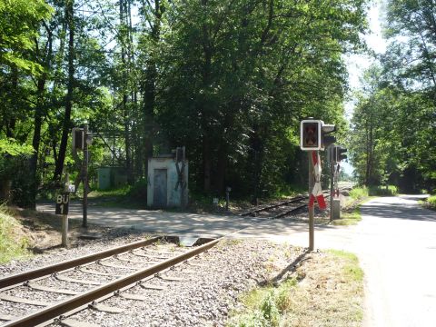 Bahnbergang zwischen Oberbruch und Balzhofen
