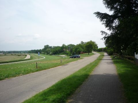 Zwischen Iffezheim und Rastatt bergabebahnhof